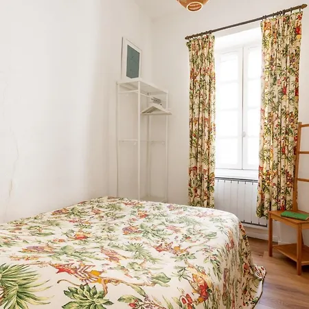 Centre 3 Chbres 6 Pers 200m Pont D Apartment *
